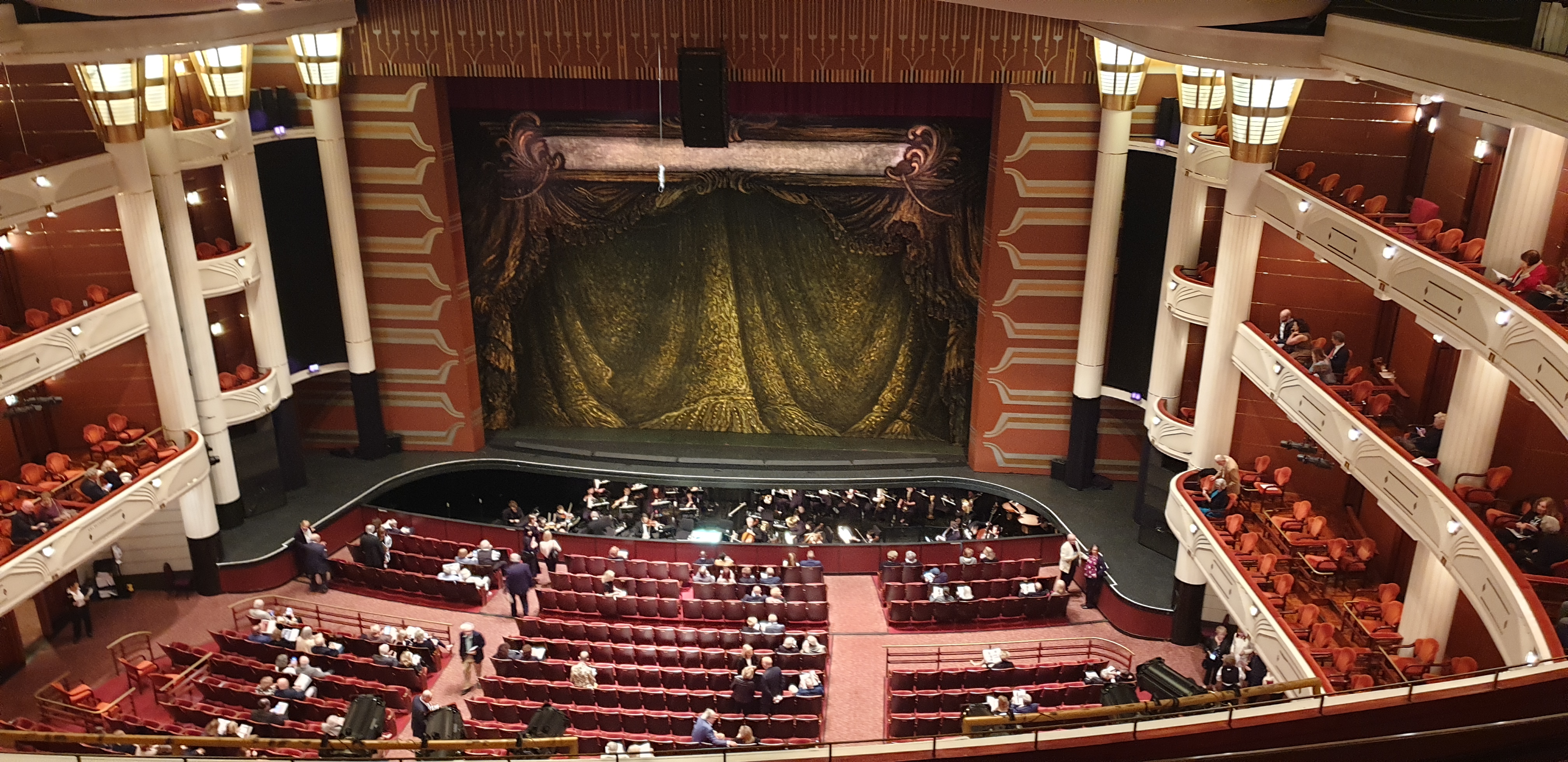 I love hearing the orchestra warm up